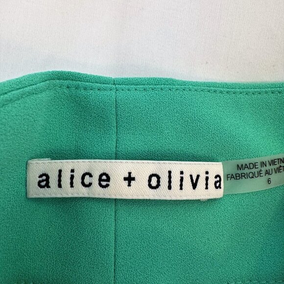 Alice + Olivia Green Women's Shorts - Picture 3 of 4